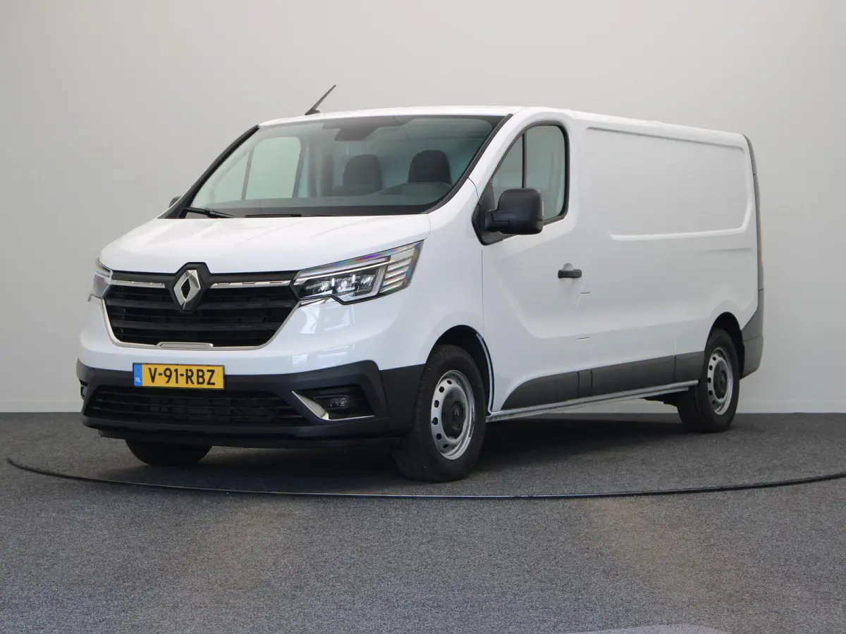 2.0 dCi 110pk T30 L2H1 Comfort | Parkeersensoren | Laadruimtebetimmering | Vierseizoensbanden | Navigatie |
