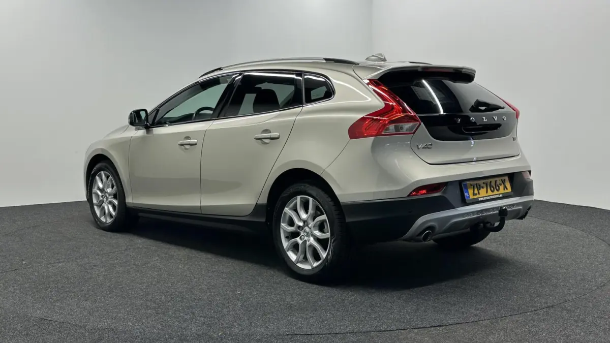 1.5 T3 Polar+ Luxury LEER PANO NAVI TREKHAAK ECC CRUISE LM.