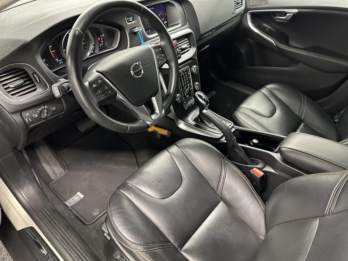 1.5 T3 Polar+ Luxury LEER PANO NAVI TREKHAAK ECC CRUISE LM.