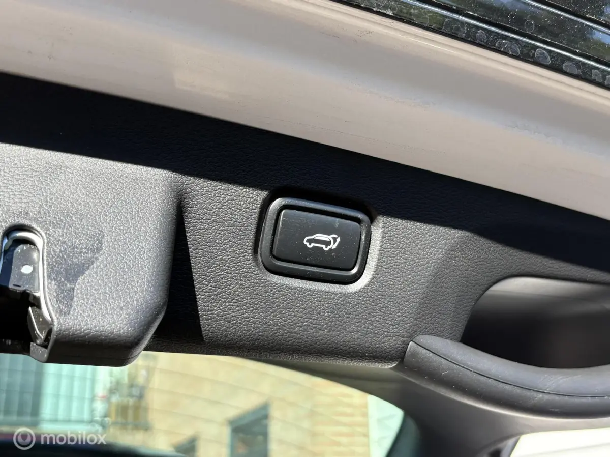 1.6 T-GDi MHEV GT-Line Pano, Leder/stof