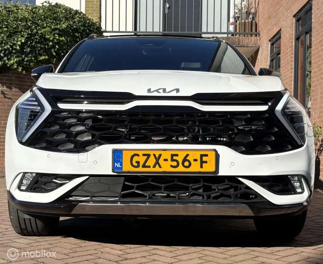 1.6 T-GDi MHEV GT-Line Pano, Leder/stof