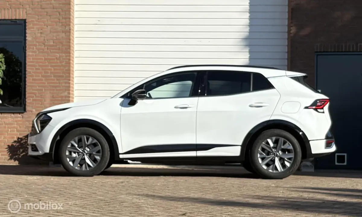 1.6 T-GDi MHEV GT-Line Pano, Leder/stof