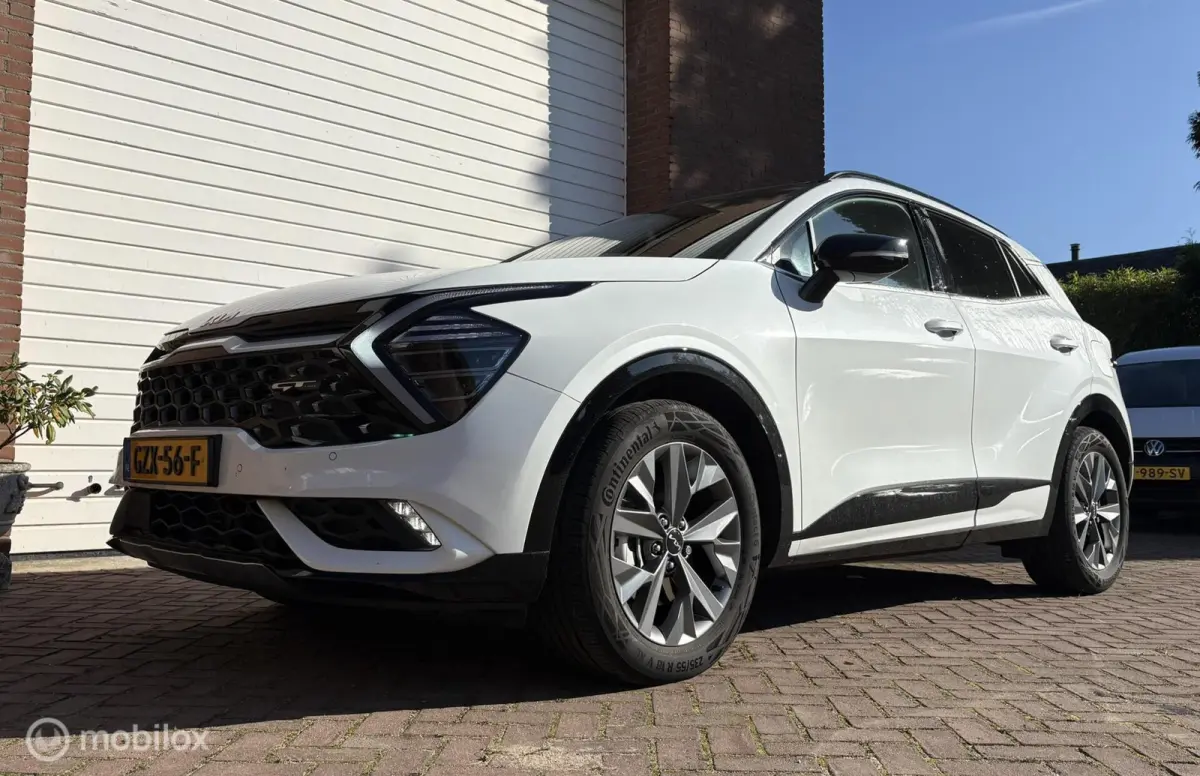 1.6 T-GDi MHEV GT-Line Pano, Leder/stof