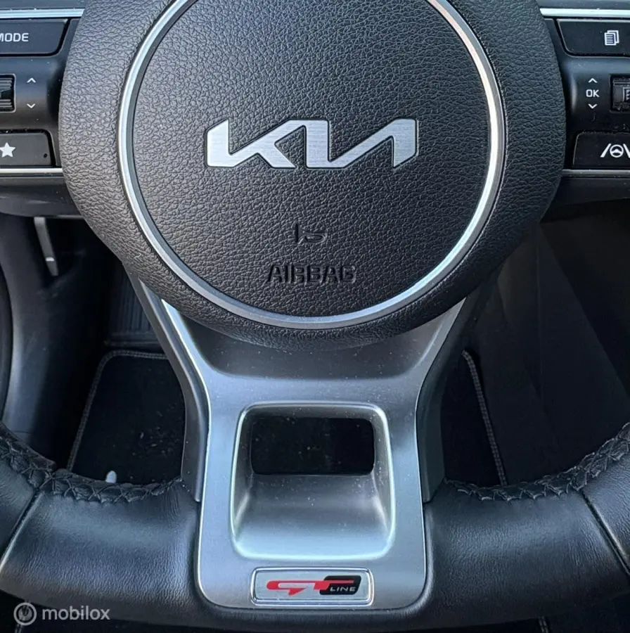 1.6 T-GDi MHEV GT-Line Pano, Leder/stof