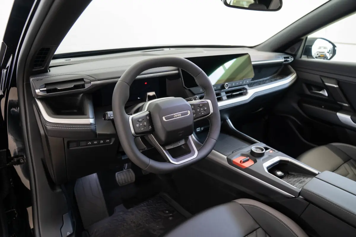 1.6 e-Hybrid Plug-In First Edition | Tot 8 Jaar Garantie | Lederen Bekleding | Schuif-Kanteldak | Camera | Keyless | LED | Stoelverwarming & Massage |