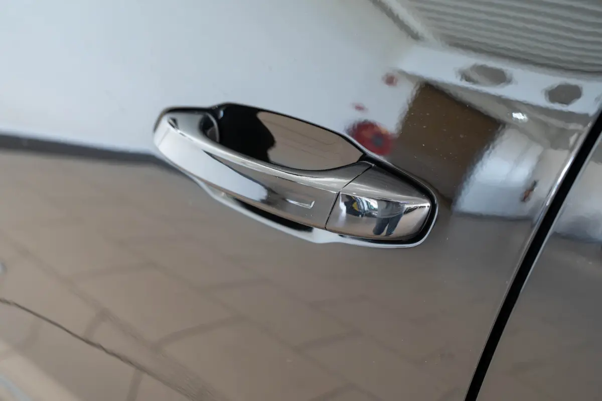 1.6 e-Hybrid Plug-In First Edition | Tot 8 Jaar Garantie | Lederen Bekleding | Schuif-Kanteldak | Camera | Keyless | LED | Stoelverwarming & Massage |