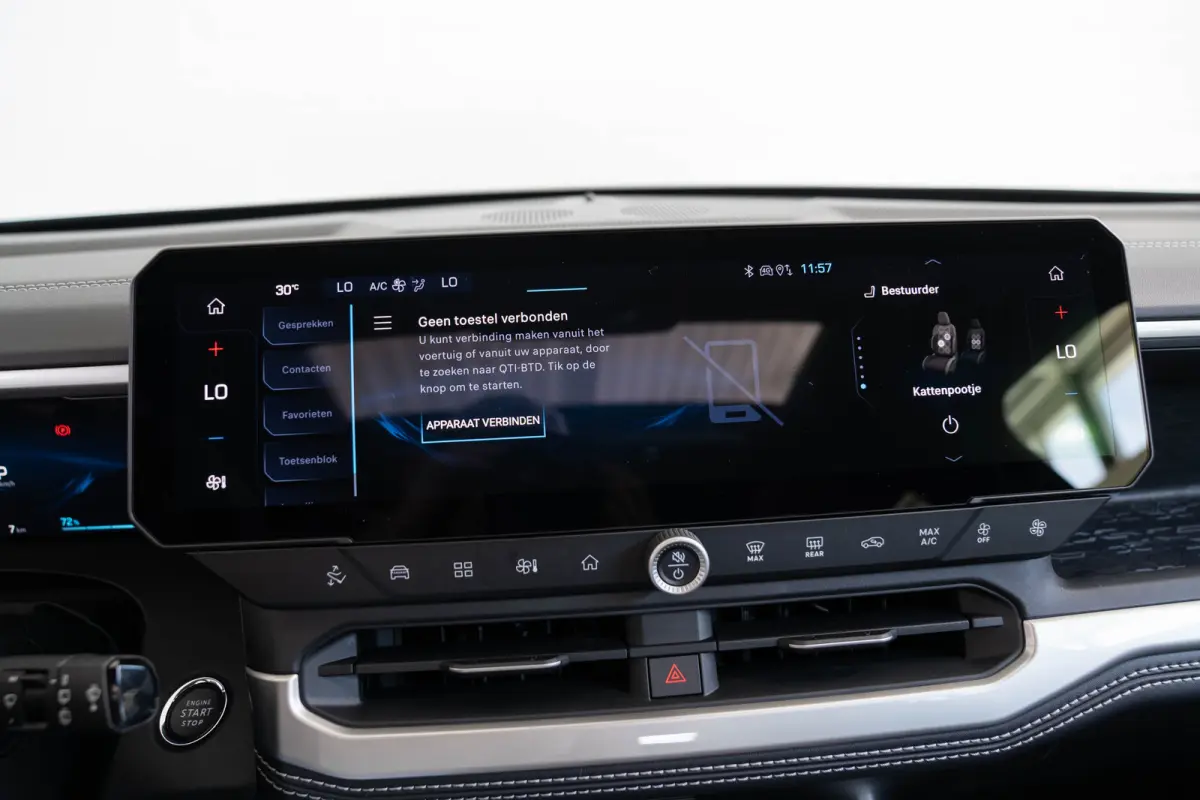 1.6 e-Hybrid Plug-In First Edition | Tot 8 Jaar Garantie | Lederen Bekleding | Schuif-Kanteldak | Camera | Keyless | LED | Stoelverwarming & Massage |