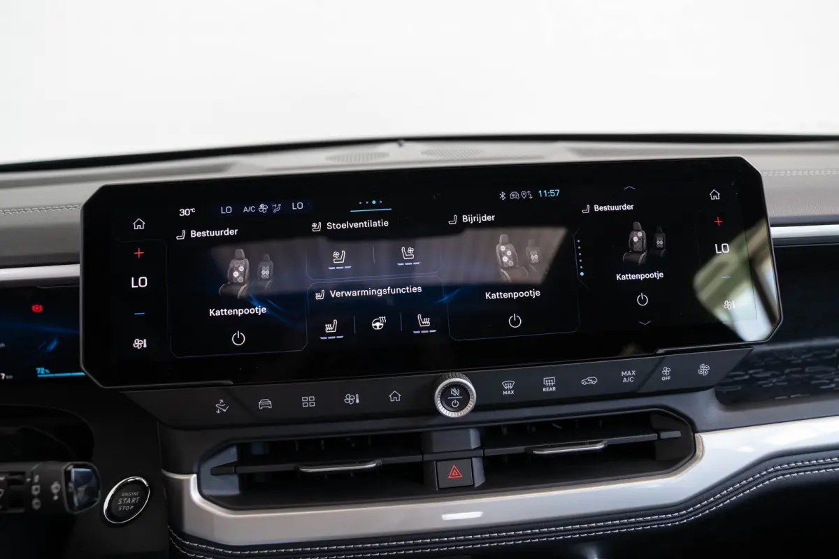 1.6 e-Hybrid Plug-In First Edition | Tot 8 Jaar Garantie | Lederen Bekleding | Schuif-Kanteldak | Camera | Keyless | LED | Stoelverwarming & Massage |
