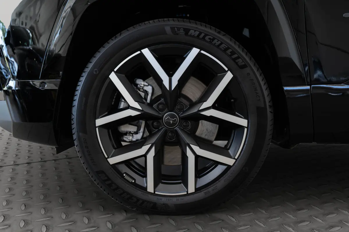1.6 e-Hybrid Plug-In First Edition | Tot 8 Jaar Garantie | Lederen Bekleding | Schuif-Kanteldak | Camera | Keyless | LED | Stoelverwarming & Massage |
