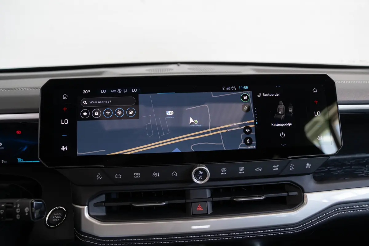 1.6 e-Hybrid Plug-In First Edition | Tot 8 Jaar Garantie | Lederen Bekleding | Schuif-Kanteldak | Camera | Keyless | LED | Stoelverwarming & Massage |