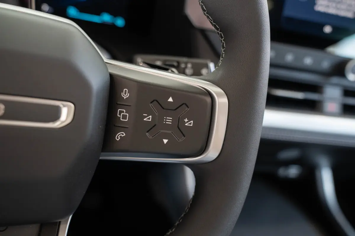 1.6 e-Hybrid Plug-In First Edition | Tot 8 Jaar Garantie | Lederen Bekleding | Schuif-Kanteldak | Camera | Keyless | LED | Stoelverwarming & Massage |