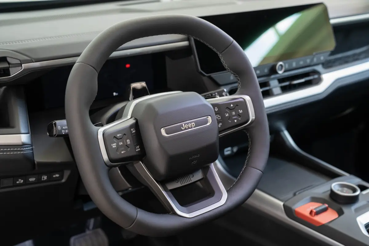 1.6 e-Hybrid Plug-In First Edition | Tot 8 Jaar Garantie | Lederen Bekleding | Schuif-Kanteldak | Camera | Keyless | LED | Stoelverwarming & Massage |