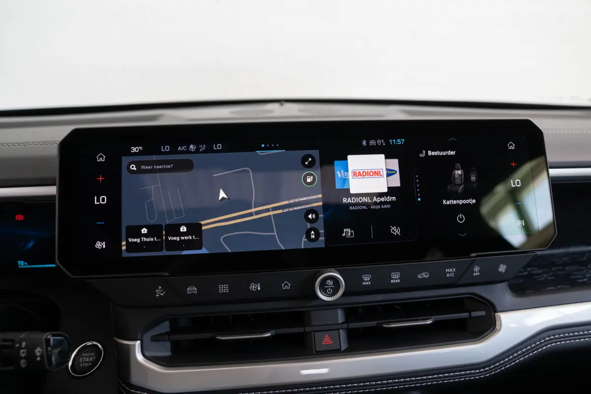 1.6 e-Hybrid Plug-In First Edition | Tot 8 Jaar Garantie | Lederen Bekleding | Schuif-Kanteldak | Camera | Keyless | LED | Stoelverwarming & Massage |