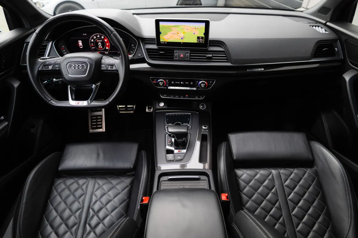 SQ5 3.0 TFSI 354 pk SQ5 Quattro Pro Line Plus S-Line / Carbon/ Pano-Dak/ Keyless/ Head-Up/ Camera/ Adap.Cruise/ B&O-Sound/ Stand-Kachel/ Sport-Stoelen/ Stoel.Verw/ 21'' LMV