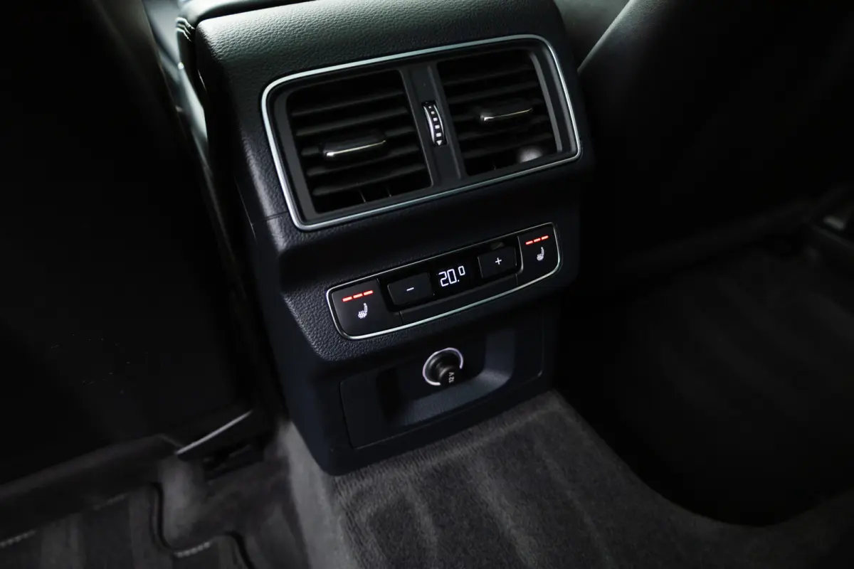 SQ5 3.0 TFSI 354 pk SQ5 Quattro Pro Line Plus S-Line / Carbon/ Pano-Dak/ Keyless/ Head-Up/ Camera/ Adap.Cruise/ B&O-Sound/ Stand-Kachel/ Sport-Stoelen/ Stoel.Verw/ 21'' LMV