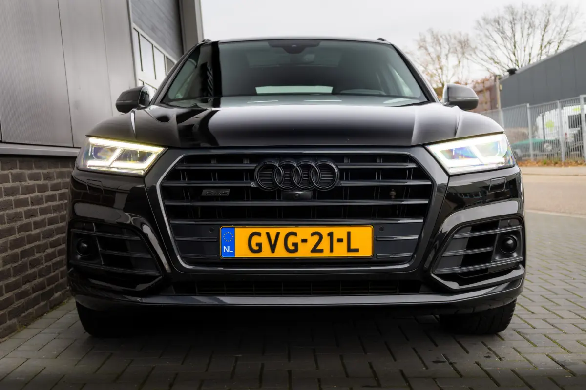 SQ5 3.0 TFSI 354 pk SQ5 Quattro Pro Line Plus S-Line / Carbon/ Pano-Dak/ Keyless/ Head-Up/ Camera/ Adap.Cruise/ B&O-Sound/ Stand-Kachel/ Sport-Stoelen/ Stoel.Verw/ 21'' LMV