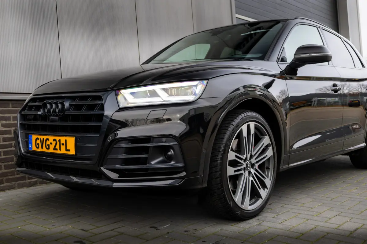 SQ5 3.0 TFSI 354 pk SQ5 Quattro Pro Line Plus S-Line / Carbon/ Pano-Dak/ Keyless/ Head-Up/ Camera/ Adap.Cruise/ B&O-Sound/ Stand-Kachel/ Sport-Stoelen/ Stoel.Verw/ 21'' LMV