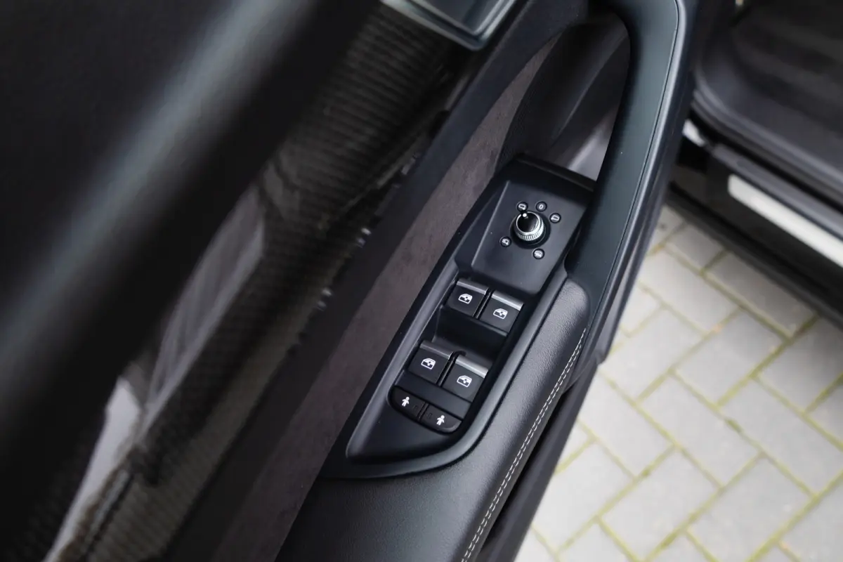 SQ5 3.0 TFSI 354 pk SQ5 Quattro Pro Line Plus S-Line / Carbon/ Pano-Dak/ Keyless/ Head-Up/ Camera/ Adap.Cruise/ B&O-Sound/ Stand-Kachel/ Sport-Stoelen/ Stoel.Verw/ 21'' LMV