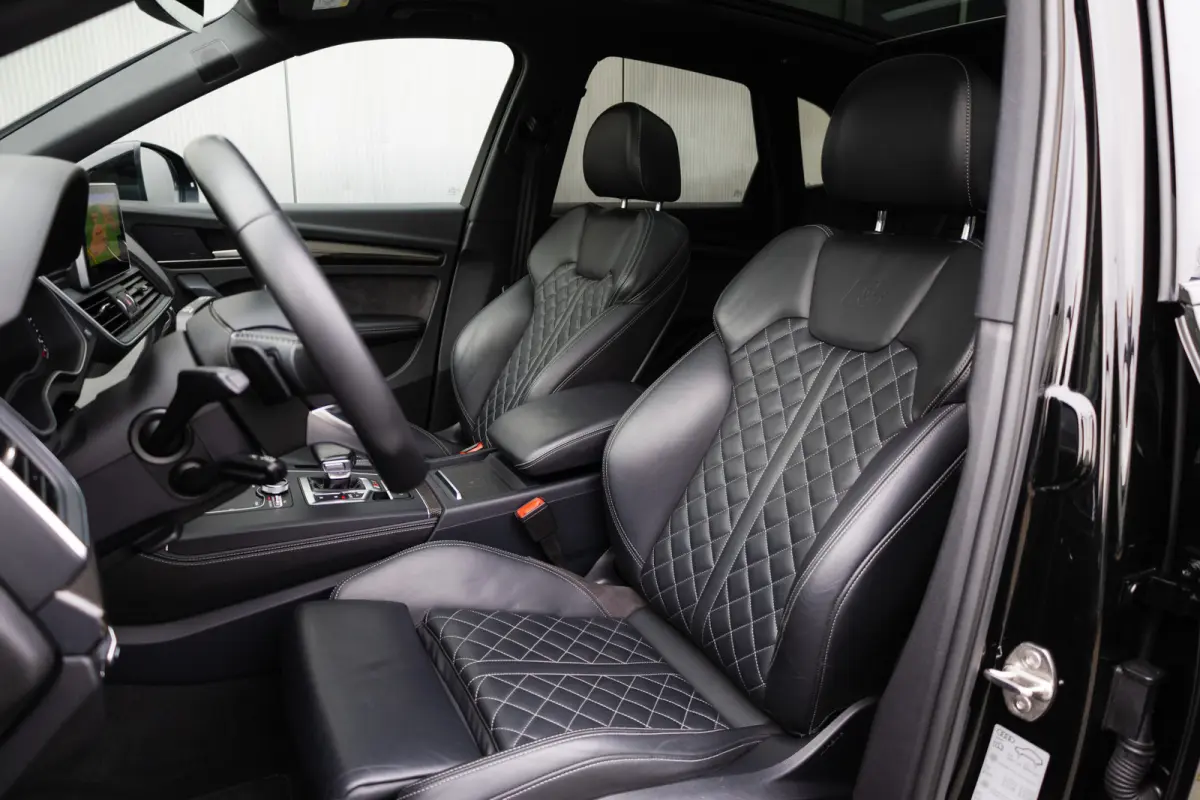 SQ5 3.0 TFSI 354 pk SQ5 Quattro Pro Line Plus S-Line / Carbon/ Pano-Dak/ Keyless/ Head-Up/ Camera/ Adap.Cruise/ B&O-Sound/ Stand-Kachel/ Sport-Stoelen/ Stoel.Verw/ 21'' LMV
