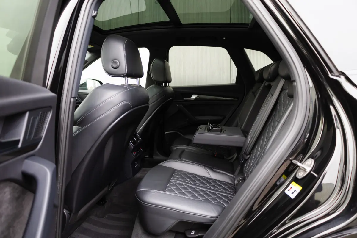 SQ5 3.0 TFSI 354 pk SQ5 Quattro Pro Line Plus S-Line / Carbon/ Pano-Dak/ Keyless/ Head-Up/ Camera/ Adap.Cruise/ B&O-Sound/ Stand-Kachel/ Sport-Stoelen/ Stoel.Verw/ 21'' LMV