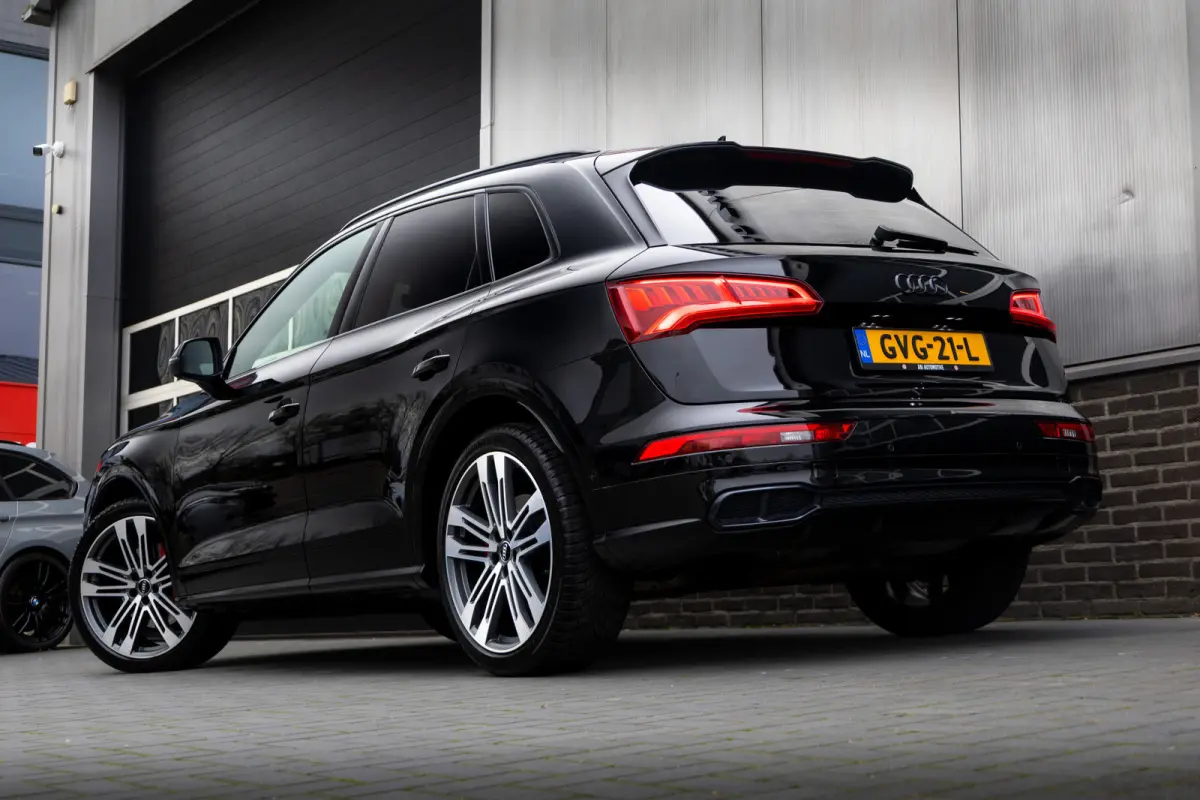 SQ5 3.0 TFSI 354 pk SQ5 Quattro Pro Line Plus S-Line / Carbon/ Pano-Dak/ Keyless/ Head-Up/ Camera/ Adap.Cruise/ B&O-Sound/ Stand-Kachel/ Sport-Stoelen/ Stoel.Verw/ 21'' LMV