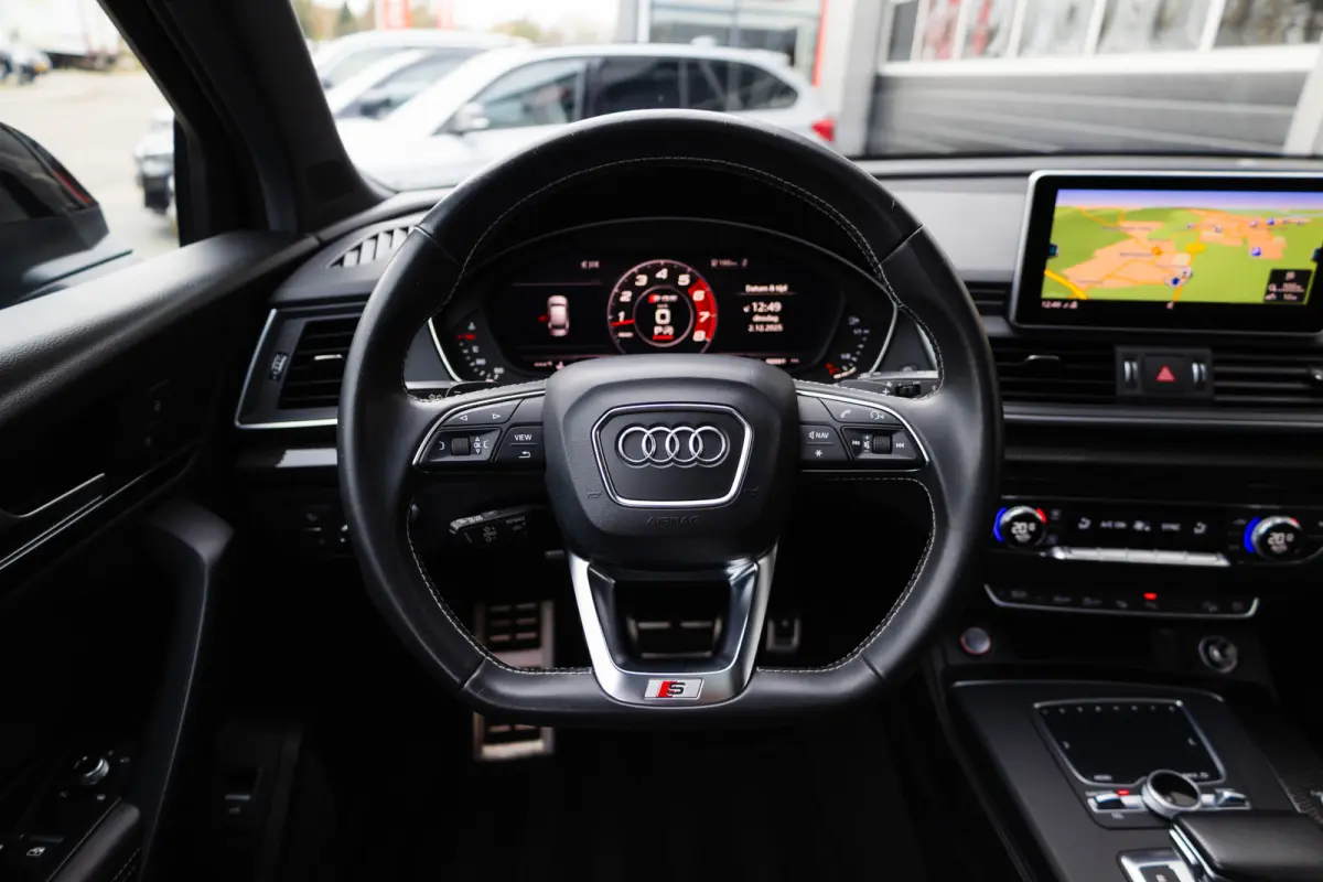 SQ5 3.0 TFSI 354 pk SQ5 Quattro Pro Line Plus S-Line / Carbon/ Pano-Dak/ Keyless/ Head-Up/ Camera/ Adap.Cruise/ B&O-Sound/ Stand-Kachel/ Sport-Stoelen/ Stoel.Verw/ 21'' LMV
