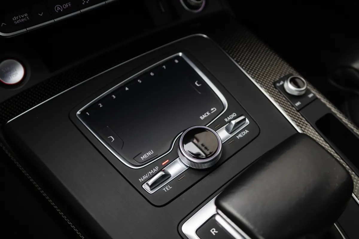 SQ5 3.0 TFSI 354 pk SQ5 Quattro Pro Line Plus S-Line / Carbon/ Pano-Dak/ Keyless/ Head-Up/ Camera/ Adap.Cruise/ B&O-Sound/ Stand-Kachel/ Sport-Stoelen/ Stoel.Verw/ 21'' LMV