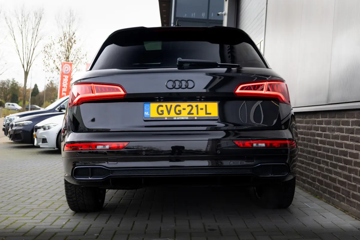 SQ5 3.0 TFSI 354 pk SQ5 Quattro Pro Line Plus S-Line / Carbon/ Pano-Dak/ Keyless/ Head-Up/ Camera/ Adap.Cruise/ B&O-Sound/ Stand-Kachel/ Sport-Stoelen/ Stoel.Verw/ 21'' LMV