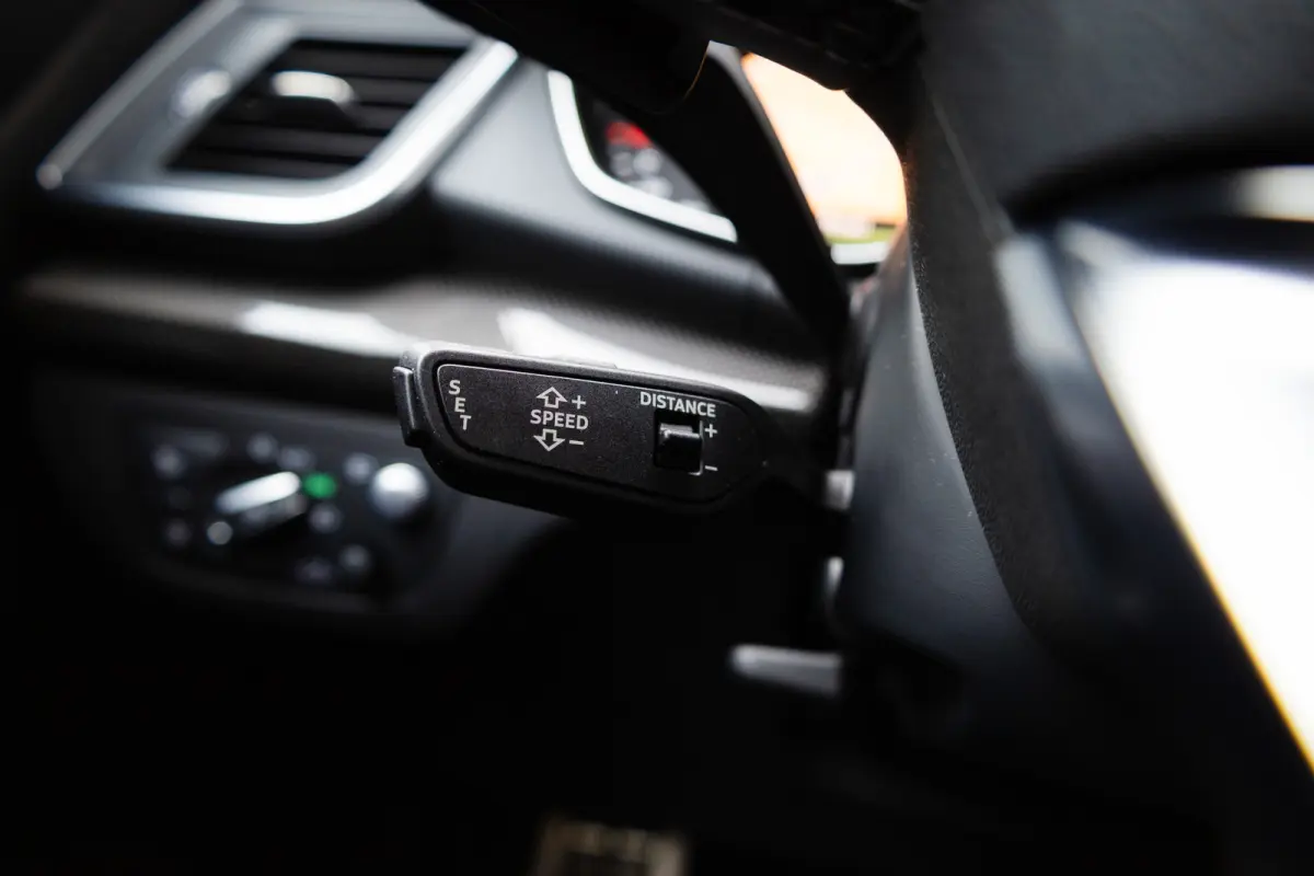 SQ5 3.0 TFSI 354 pk SQ5 Quattro Pro Line Plus S-Line / Carbon/ Pano-Dak/ Keyless/ Head-Up/ Camera/ Adap.Cruise/ B&O-Sound/ Stand-Kachel/ Sport-Stoelen/ Stoel.Verw/ 21'' LMV