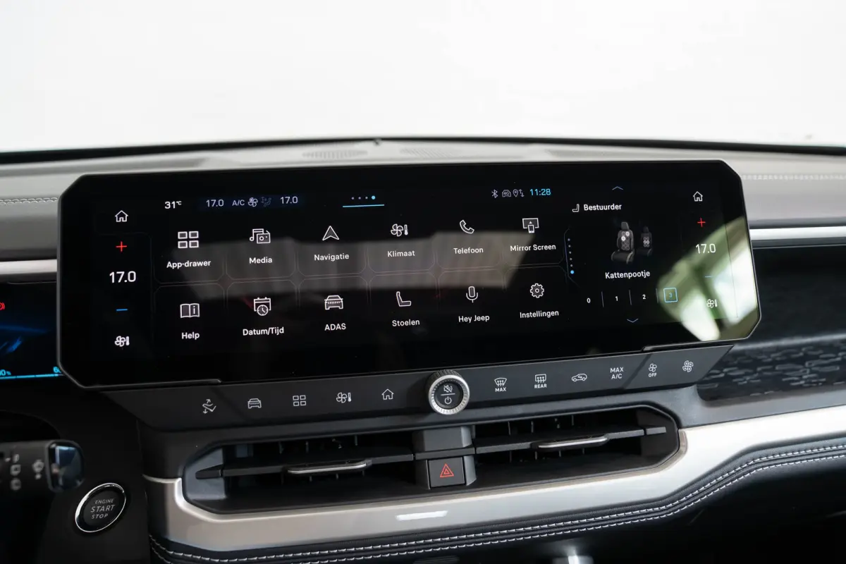 1.6 e-Hybrid Plug-In First Edition | Tot 8 Jaar Garantie | Lederen Bekleding | Schuif-Kanteldak | Camera | Keyless | LED | Stoelverwarming & Massage |