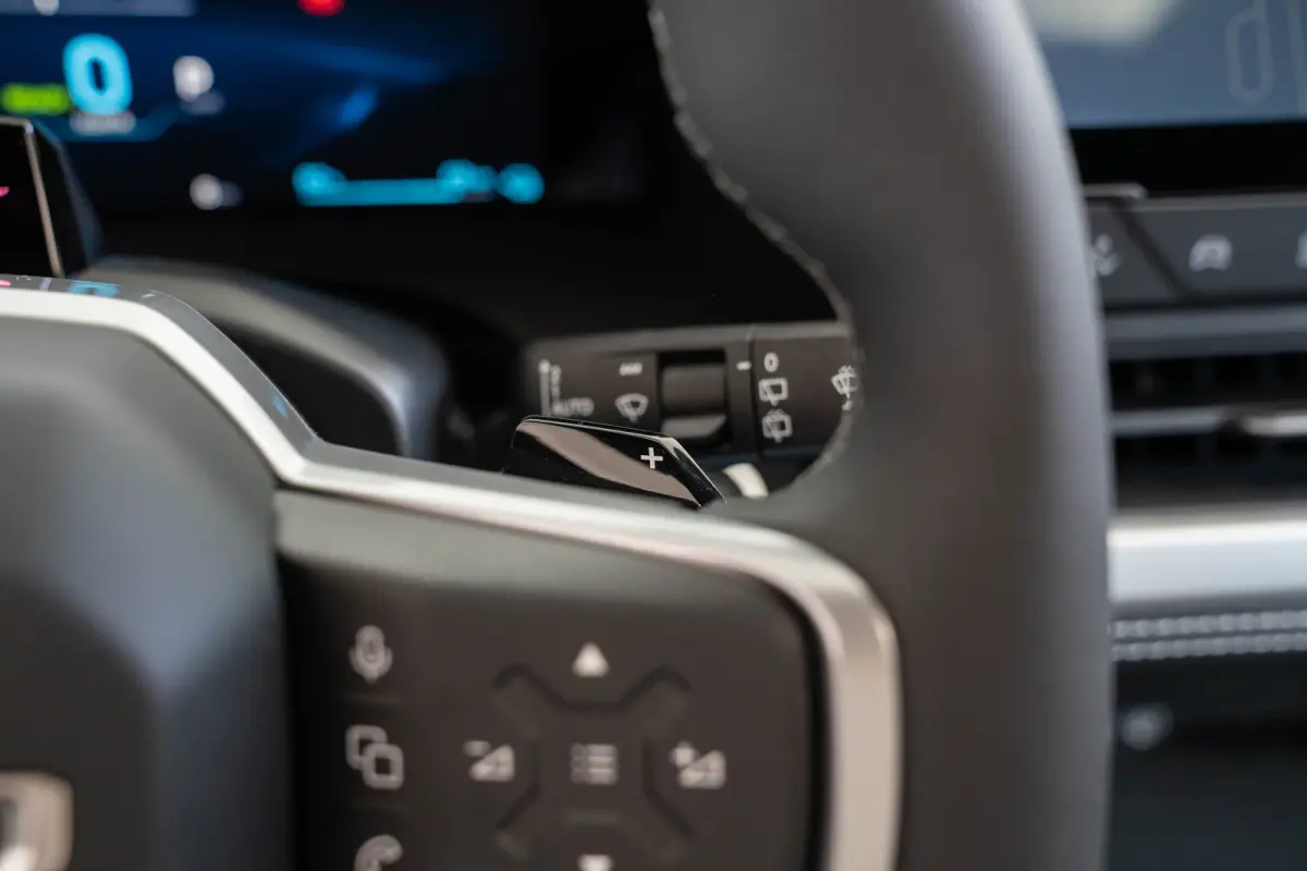1.6 e-Hybrid Plug-In First Edition | Tot 8 Jaar Garantie | Lederen Bekleding | Schuif-Kanteldak | Camera | Keyless | LED | Stoelverwarming & Massage |