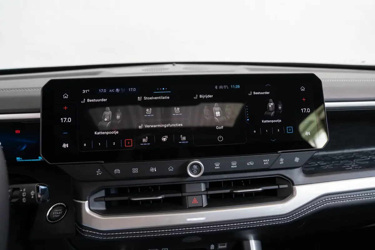 1.6 e-Hybrid Plug-In First Edition | Tot 8 Jaar Garantie | Lederen Bekleding | Schuif-Kanteldak | Camera | Keyless | LED | Stoelverwarming & Massage |