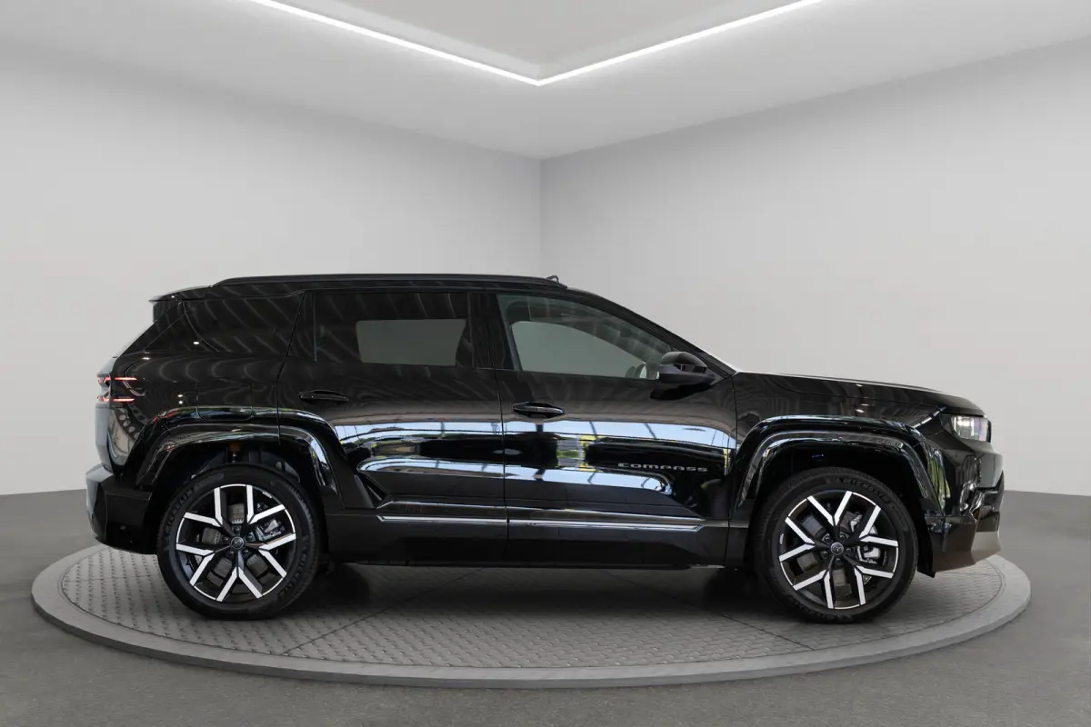 1.6 e-Hybrid Plug-In First Edition | Tot 8 Jaar Garantie | Lederen Bekleding | Schuif-Kanteldak | Camera | Keyless | LED | Stoelverwarming & Massage |