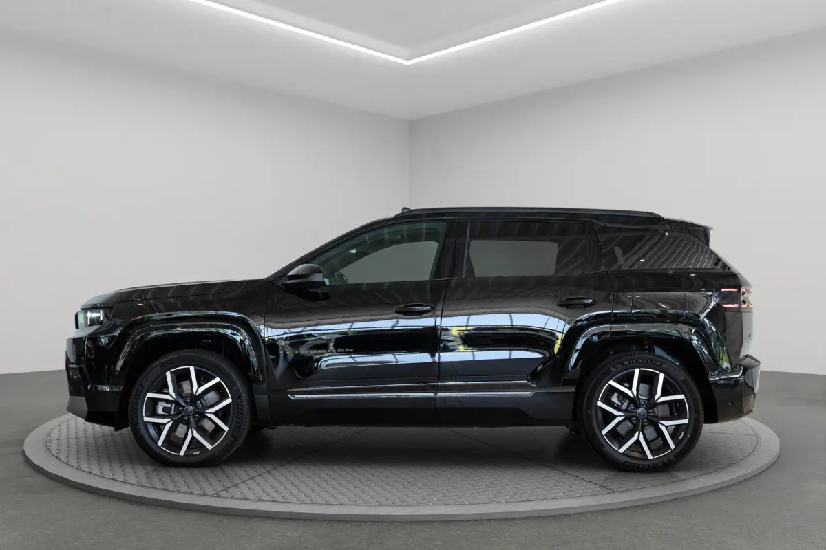 1.6 e-Hybrid Plug-In First Edition | Tot 8 Jaar Garantie | Lederen Bekleding | Schuif-Kanteldak | Camera | Keyless | LED | Stoelverwarming & Massage |