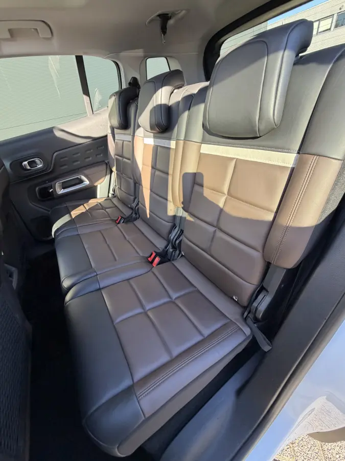 180pk Shine (Elektrisch Schuifdak - Trekhaak - Leder incl verwarming/massage/geheugen - Elektrische klep - LED - Grip Controle - Keyless Entry)