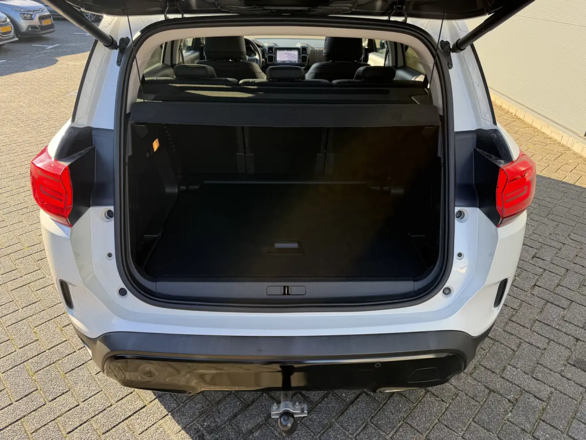 180pk Shine (Elektrisch Schuifdak - Trekhaak - Leder incl verwarming/massage/geheugen - Elektrische klep - LED - Grip Controle - Keyless Entry)