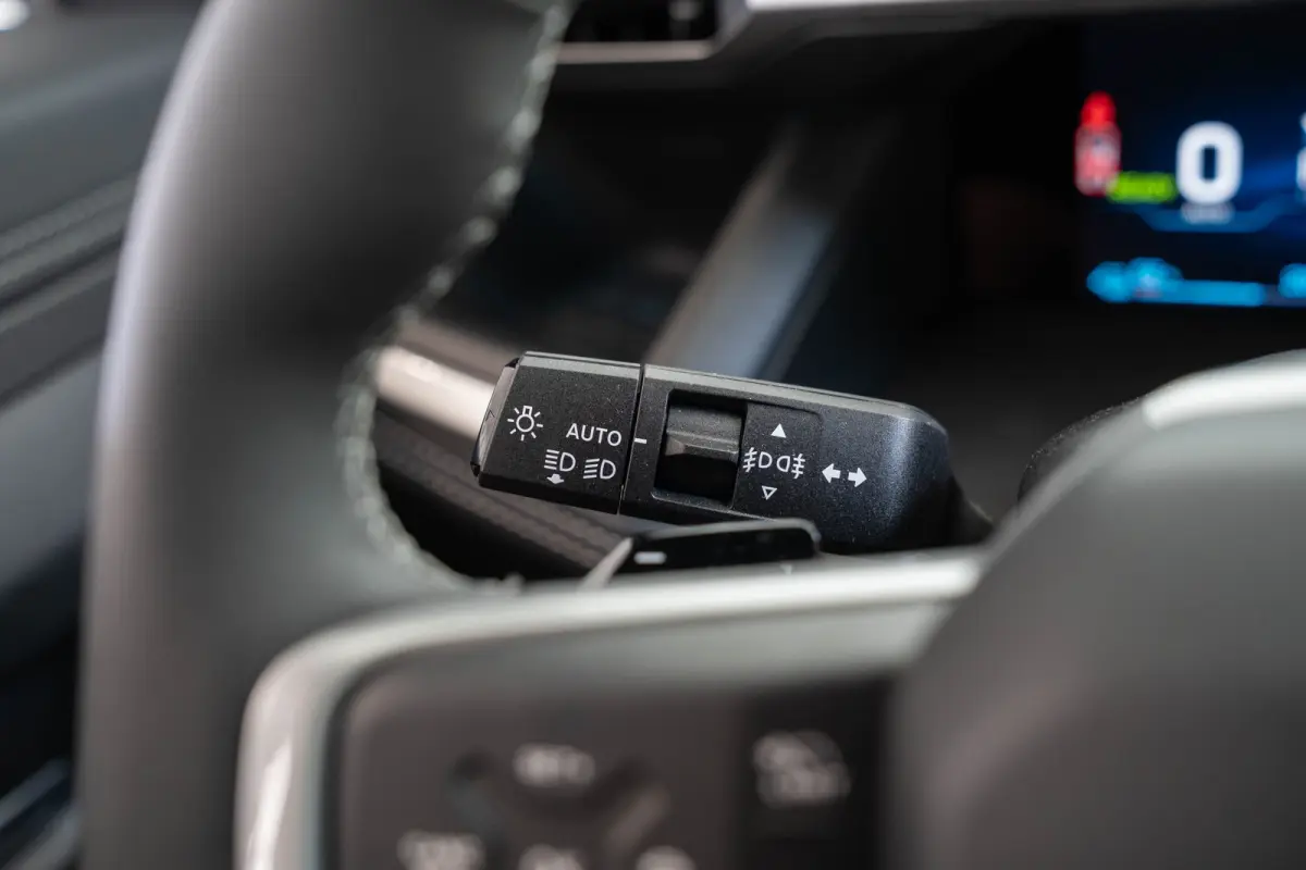First Edition 74 kWh | Trekhaak | Navigatie | 360gr Camera | Keyless | All-Season Banden | Apple Carplay & Android Auto |