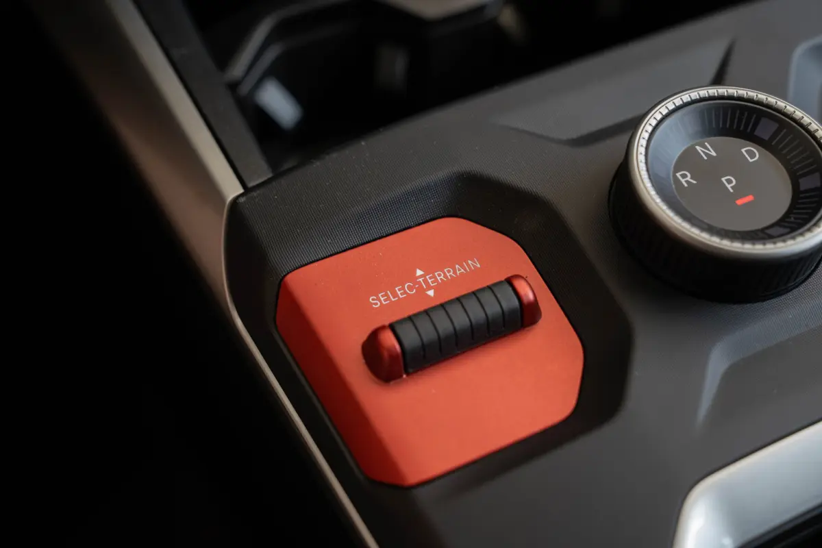 First Edition 74 kWh | Trekhaak | Navigatie | 360gr Camera | Keyless | All-Season Banden | Apple Carplay & Android Auto |