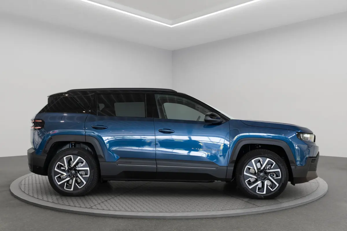 First Edition 74 kWh | Trekhaak | Navigatie | 360gr Camera | Keyless | All-Season Banden | Apple Carplay & Android Auto |