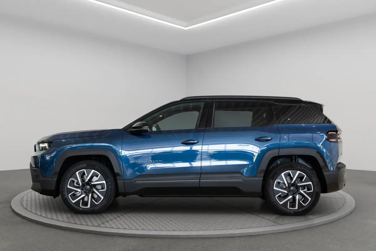 First Edition 74 kWh | Trekhaak | Navigatie | 360gr Camera | Keyless | All-Season Banden | Apple Carplay & Android Auto |