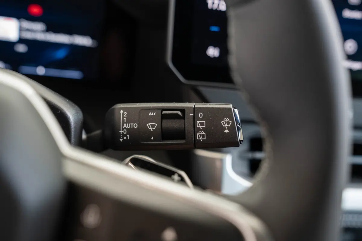 First Edition 74 kWh | Trekhaak | Navigatie | 360gr Camera | Keyless | All-Season Banden | Apple Carplay & Android Auto |