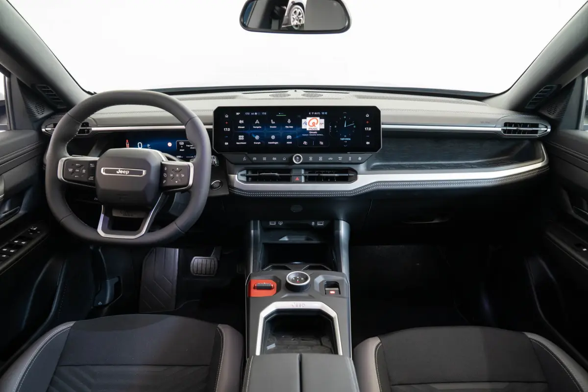 First Edition 74 kWh | Trekhaak | Navigatie | 360gr Camera | Keyless | All-Season Banden | Apple Carplay & Android Auto |