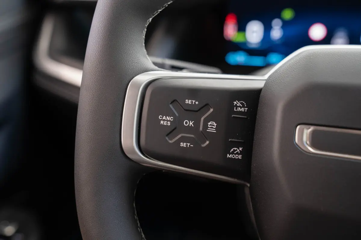 First Edition 74 kWh | Trekhaak | Navigatie | 360gr Camera | Keyless | All-Season Banden | Apple Carplay & Android Auto |