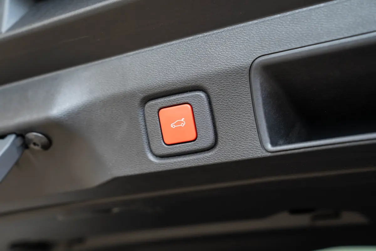 First Edition 74 kWh | Trekhaak | Navigatie | 360gr Camera | Keyless | All-Season Banden | Apple Carplay & Android Auto |