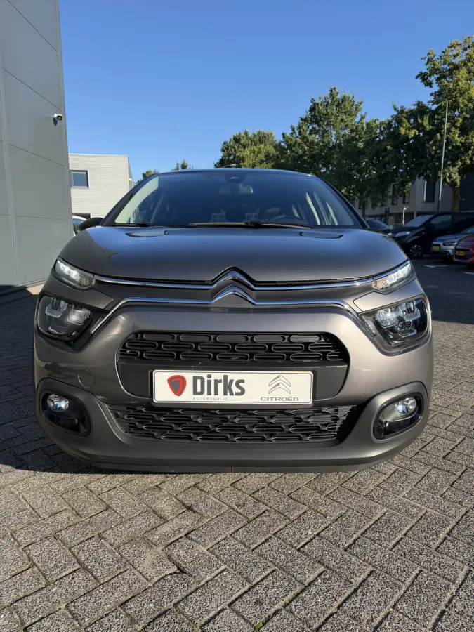 110pk Shine (Camera - Keyless Entry - LED - Automatische Airco - Navigatie - Apple Carplay)