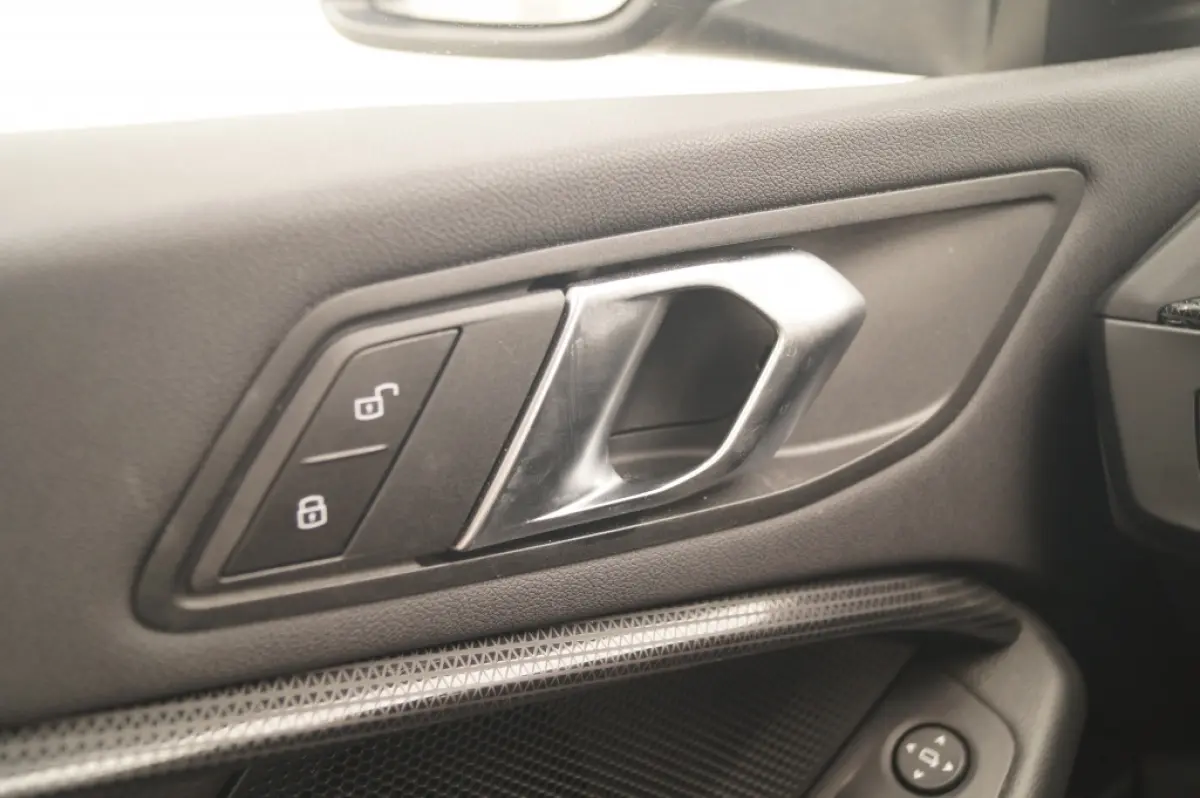 118i 136pk Automaat Sportline -NAVI-ECC-CAM-PDC-