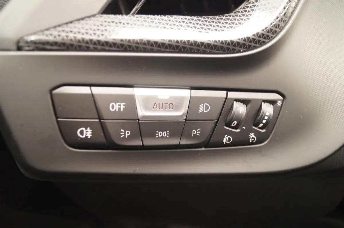 118i 136pk Automaat Sportline -NAVI-ECC-CAM-PDC-