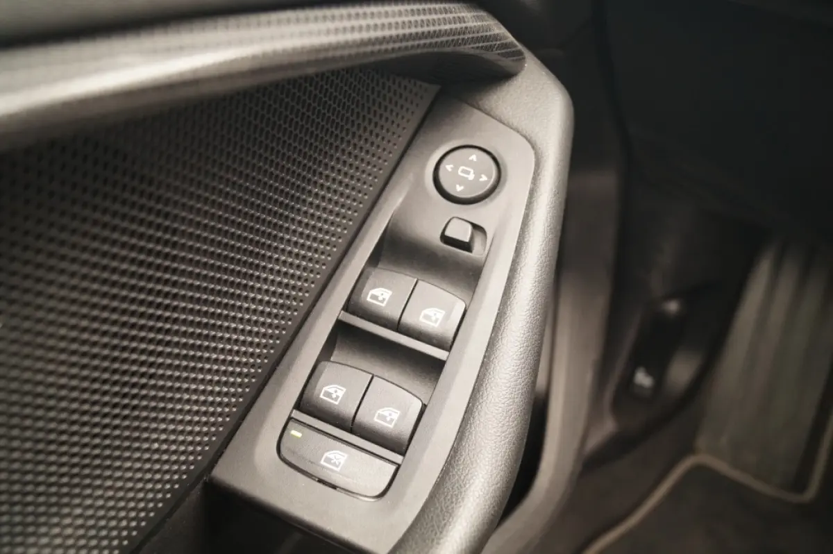 118i 136pk Automaat Sportline -NAVI-ECC-CAM-PDC-