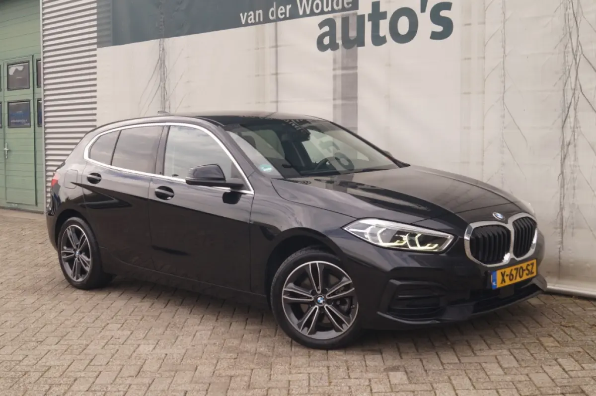 118i 136pk Automaat Sportline -NAVI-ECC-CAM-PDC-