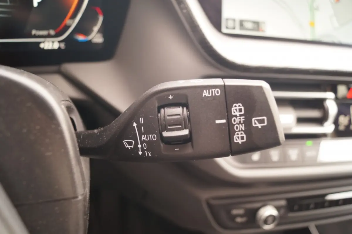 118i 136pk Automaat Sportline -NAVI-ECC-CAM-PDC-